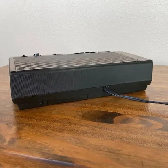 Vintage General Electric GE AM/FM Alarm Clock Radio Wood Grain- WORKS - Picture 6 of 7